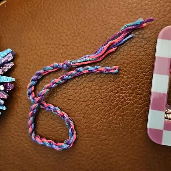 3/$20 Assorted Girl's Jewelry & Accessories - Picture 3 of 10